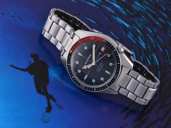 Bulova Accutron Deep Sea 666 Feet Watch Red Black Bezel Original Bracelet Unwind In Time