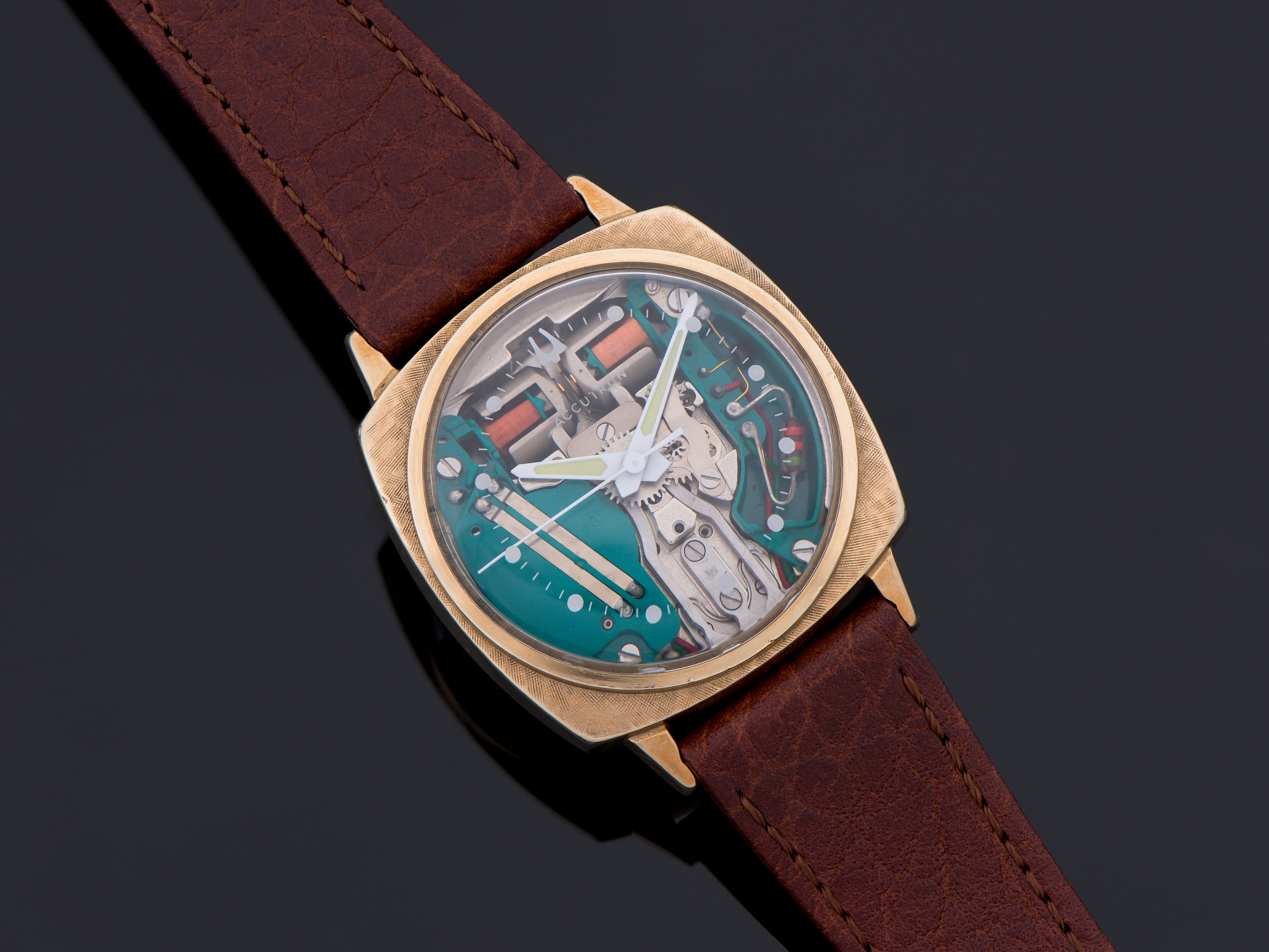 Bulova Accutron Spaceview Watch Yellow Gold Filled Cushion display picture 1