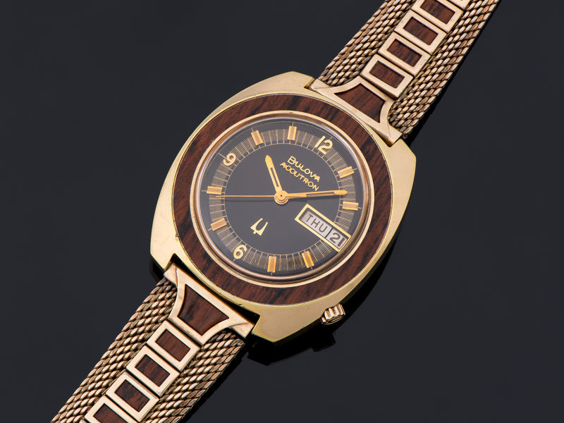 Bulova Accutron Woody 2182 Watch With Original Bracelet