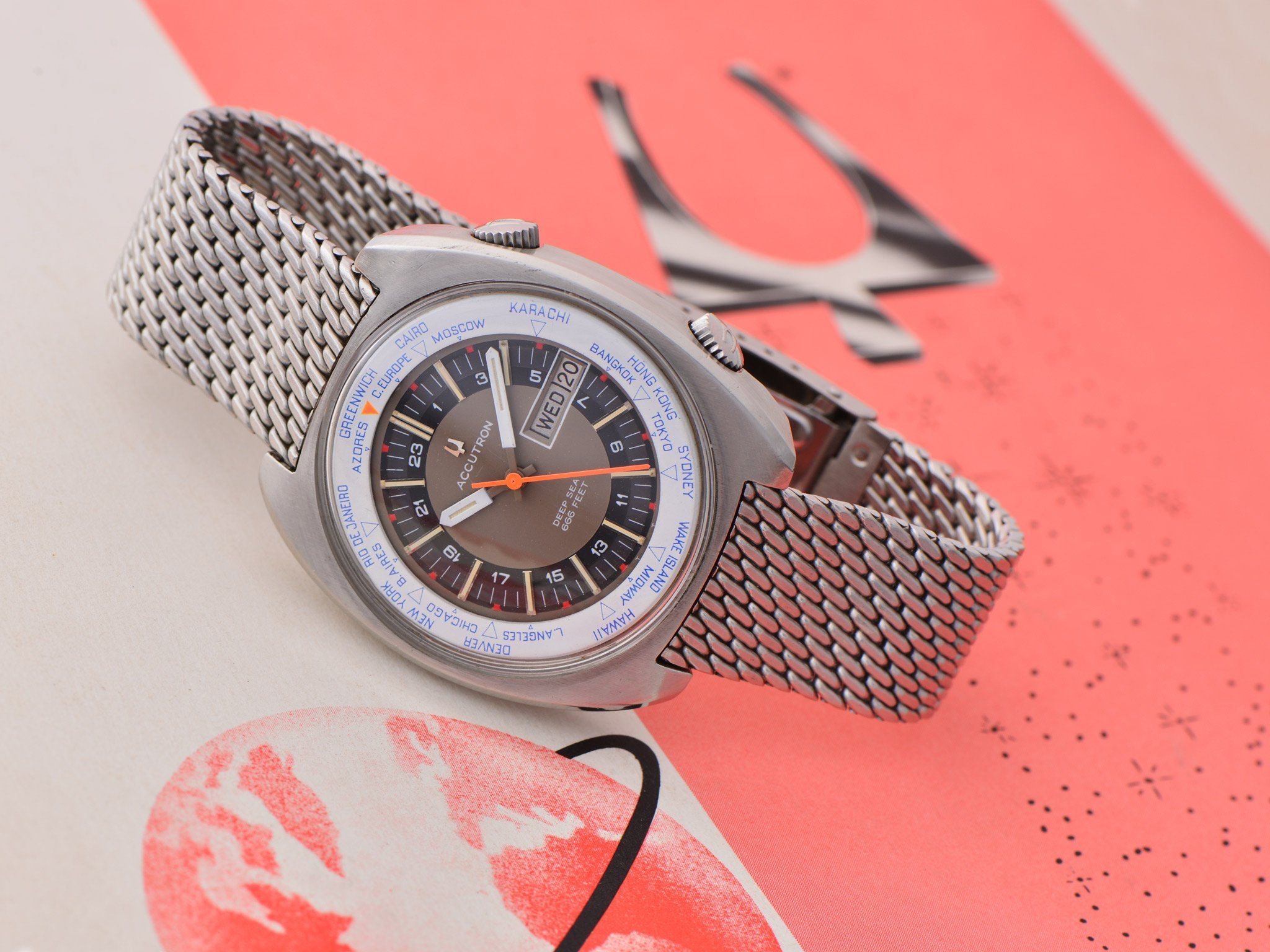 Bulova Accutron シルバー メッシュバンド Bulova Accutron Steel Mesh Watch Bracelet | Unwind In Time