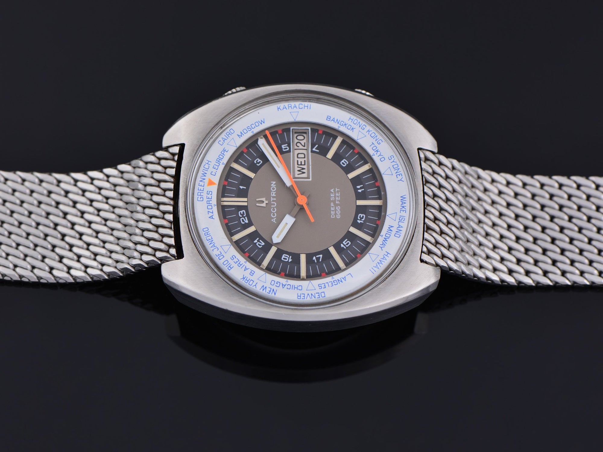 Bulova Accutron Deep Sea 666 Diver World Time Watch With Original