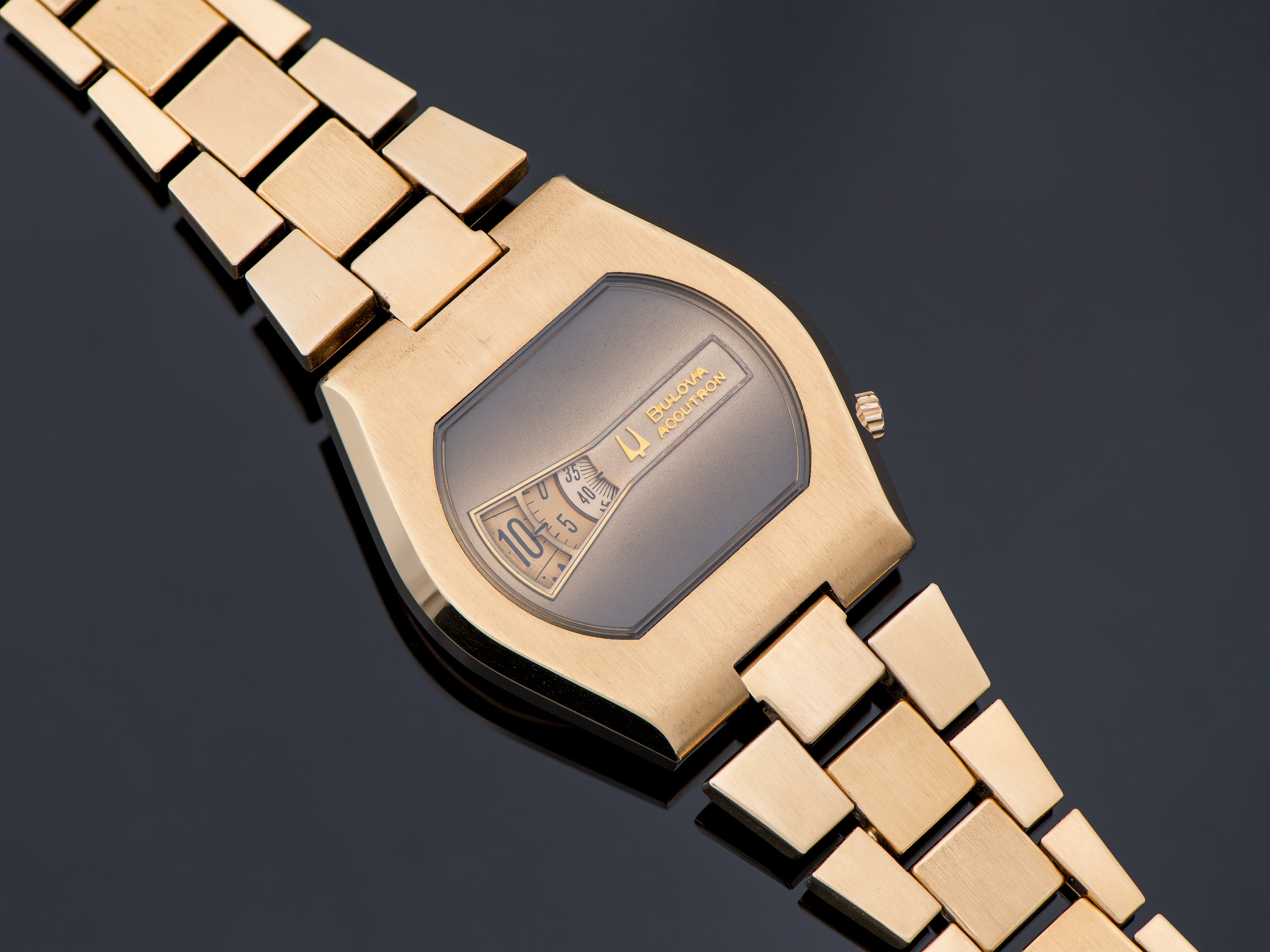 bulova 腕時計 Bulova Accutron Direct Read 2186 Watch & Original Bracelet