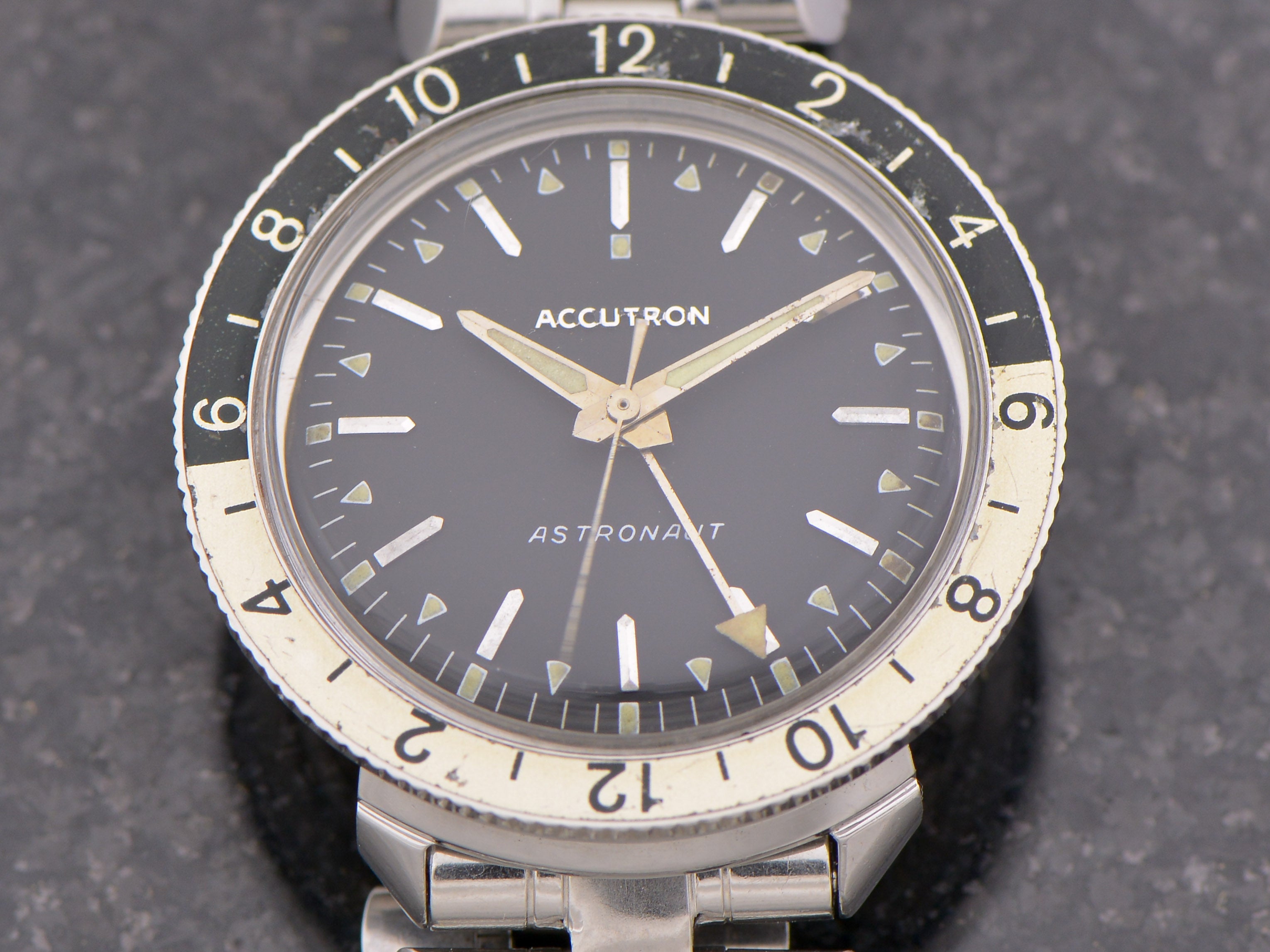 Bulova Accutron Astronaut Night/Day Bezel Watch Unwind In Time