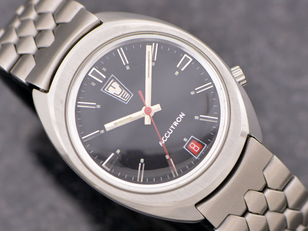 Bulova Accutron "Up-Down" Day/Date from Unwind In Time 
