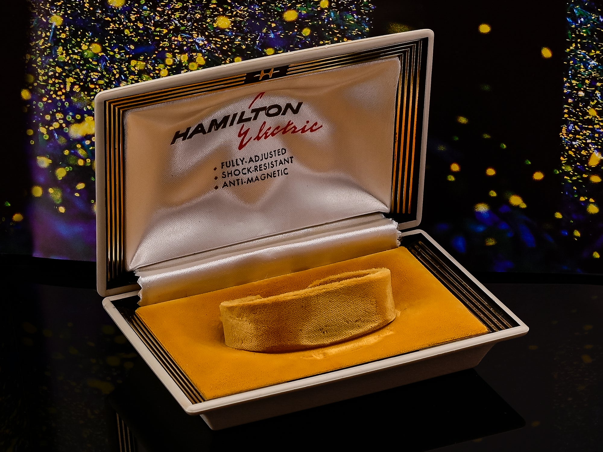 Hamilton Electric Clamshell Box | Unwind In Time