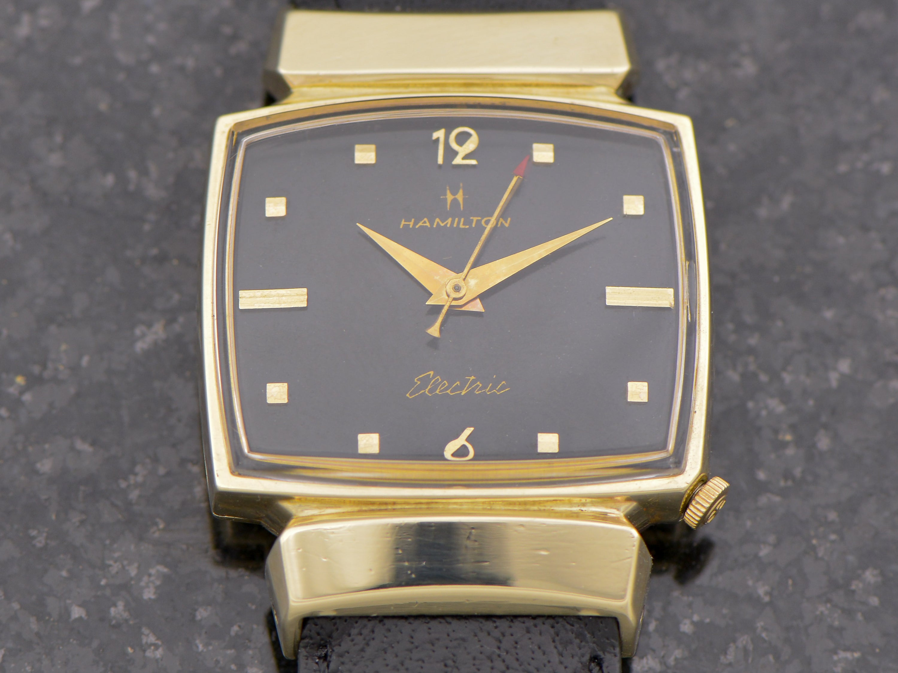 Hamilton_Electric_Black_Dial_E