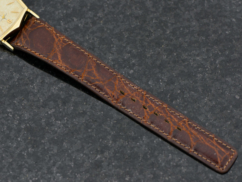 Hamilton Valiant With PROTOTYPE NAUGAHYDE DIAL