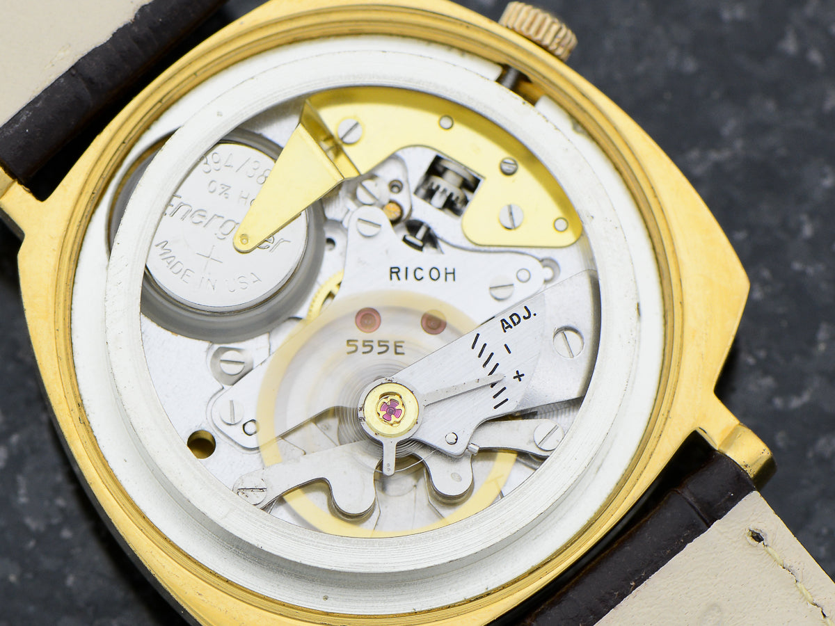 Hamilton-Ricoh 555E Asymmetric With Half Minute Markers | Unwind