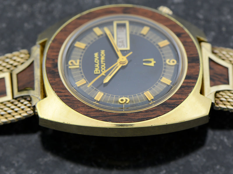 Bulova Accutron Woody 2182 Vintage Watch