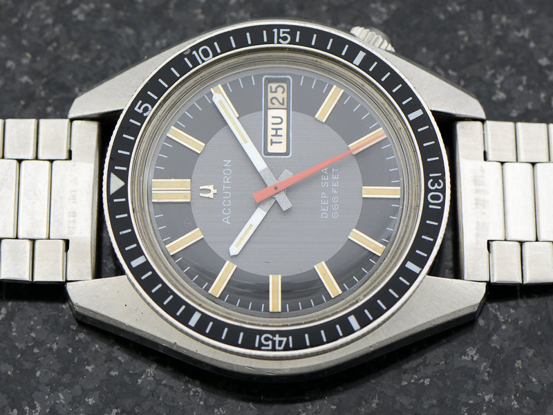 Bulova Accutron Deep Sea 666 Feet Two Tone Dial Vintage Watch