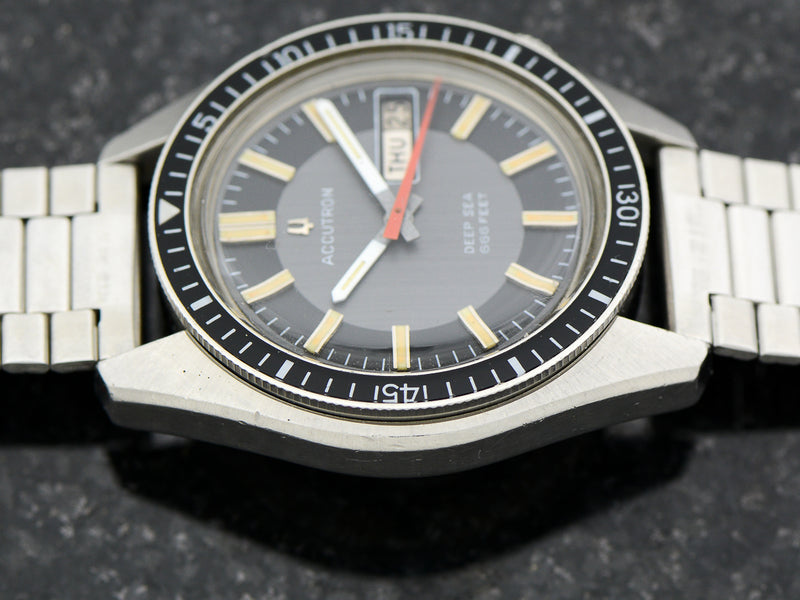 Bulova Accutron Deep Sea 666 Feet Two Tone Dial Vintage Watch