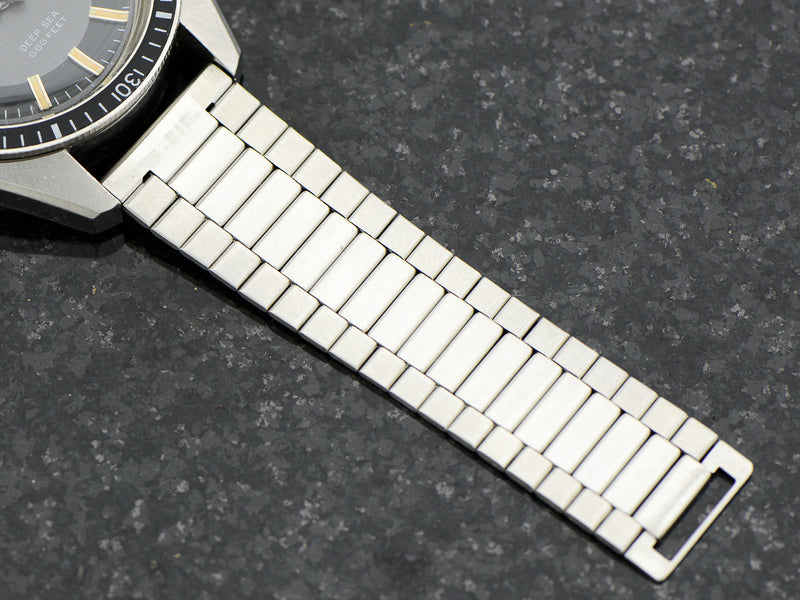 Bulova Accutron Deep Sea 666 Feet Two Tone Dial